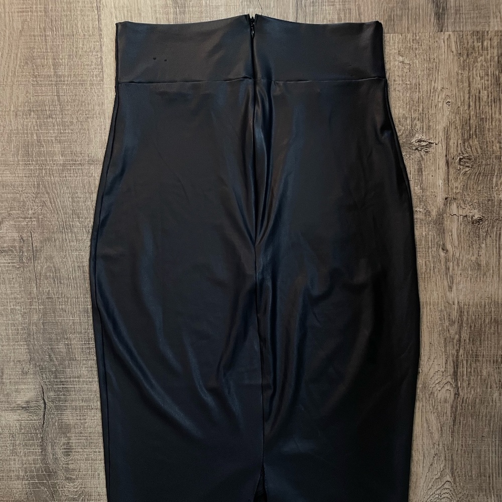 faux leather spandex pencil skirt - Picture 2 of 4
